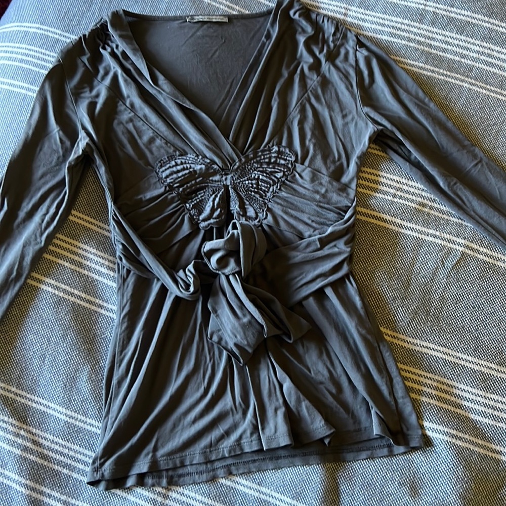 Butterfly long sleeve shirt with tie